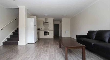 Three bedroom townhouse - Photo 4