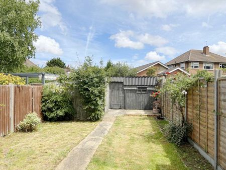 3 bedroom semi-detached house to rent - Photo 4
