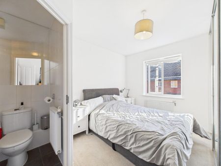 2 bedroom semi-detached house to rent - Photo 4