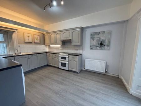 Partly Furnished 2 Bedroom End Townhouse - Photo 5