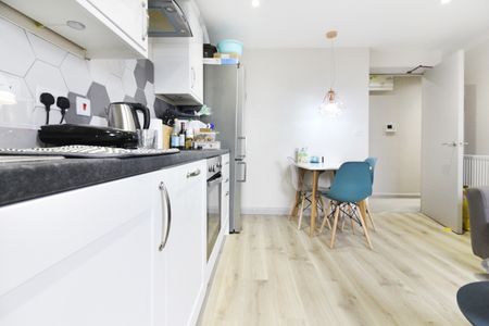 Corner House, Cathays - Photo 4