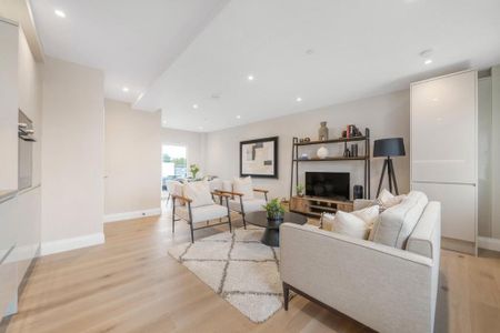 2 Bed Flat, Tulse Hill, SW2 - Photo 3