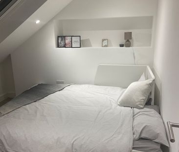 Room in a Shared Flat, Colson Road, CR0 - Photo 2