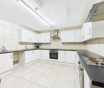 10 bedroom sharedAccommodation in Albert Street, Slough - Photo 5