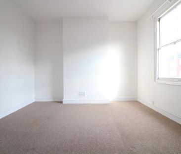 2 bedroom semi-detached house to rent - Photo 2