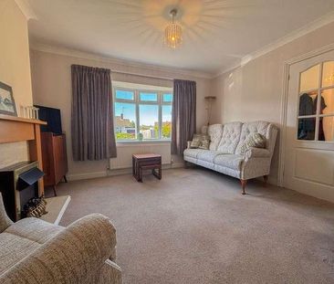 Laburnum Avenue, Kenilworth, CV8 - Photo 2