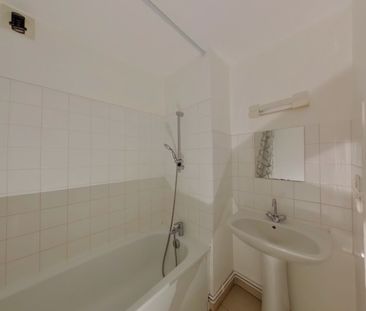 Location Appartement 2 pièces 50m² LOUDUN 86200 - Photo 5