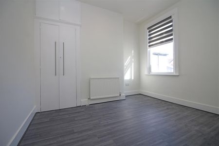 3 Bedroom House To Let - Photo 3