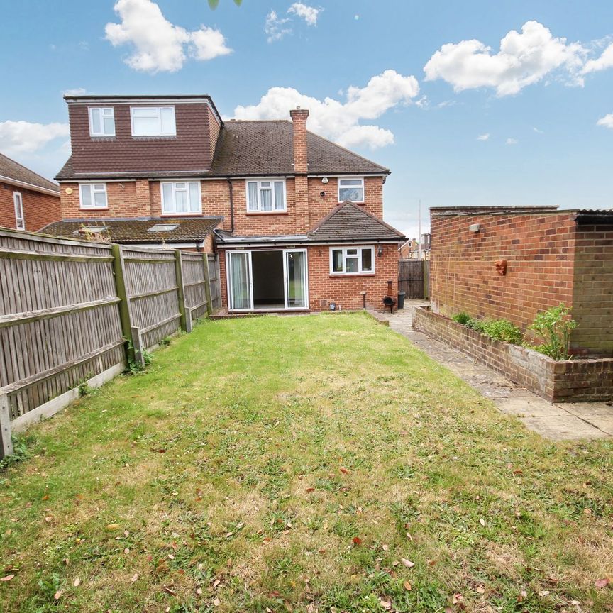 12 Bradshawe Waye, Uxbridge, Uxbridge, UB8 3RQ - Photo 1