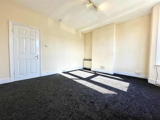 1 Bedroom Maisonette - Upper To Let - Photo 1