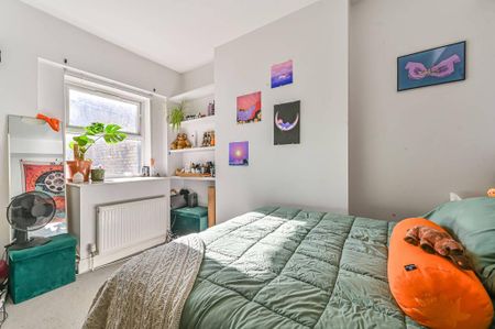 3 bedroom flat to rent - Photo 5