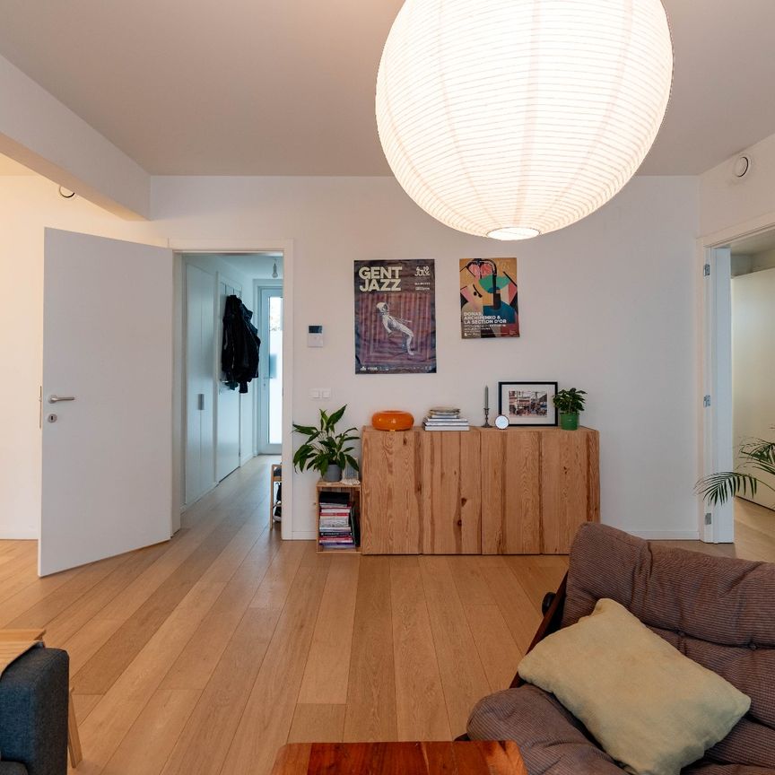 Luxueus afgewerkt nieuwbouwappartement met 2 slk en terras - Photo 1