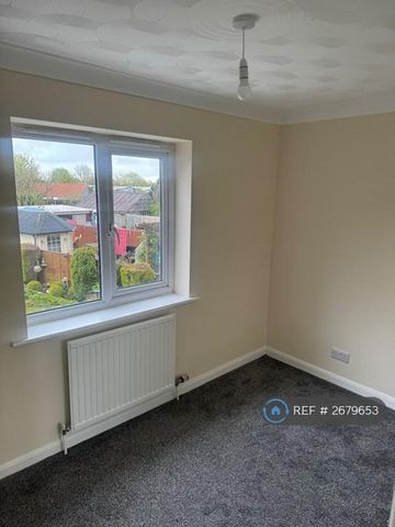 2 bedroom semi-detached house to rent - Photo 3