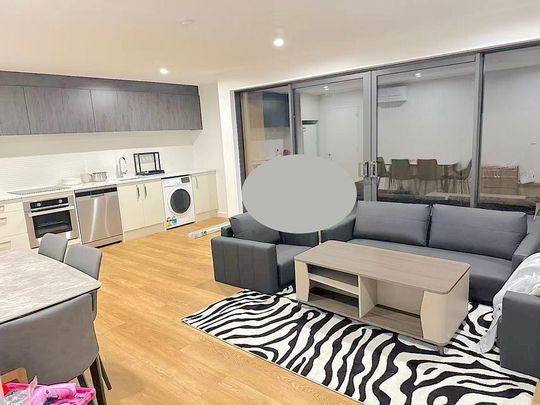 Centrally located fully furnished brand new home - Photo 1