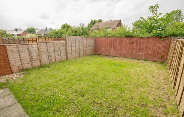 To Let 2 Bed House - Semi-Detached - Photo 1