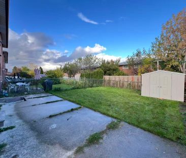 For Lease - 329 Cherokee Boulevard Unit# Lower, Toronto, Ontario - Photo 1