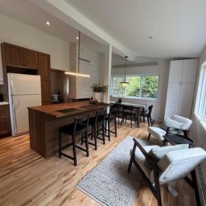 5 1/2 - Notre-Dame-de-la-Merci - 2 200 $/mois - Photo 2