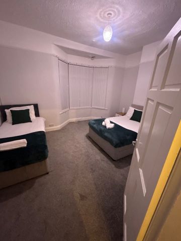 3 Bed Terraced House, Armley Road, L4 - Photo 3