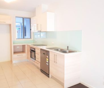 Modern & Secluded Living - Photo 1