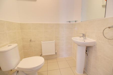 4 bedroom terraced house to rent - Photo 4