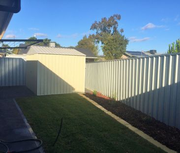 Modern Home with Shed &excl; - Photo 6