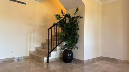 Apartment in Estepona, Costa del Sol - Photo 5