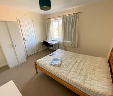 4 bedroom mews to rent - Photo 6