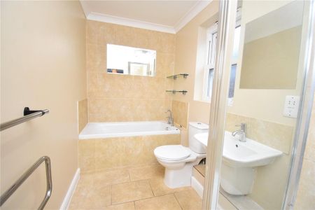 2 bedroom apartment to rent - Photo 5