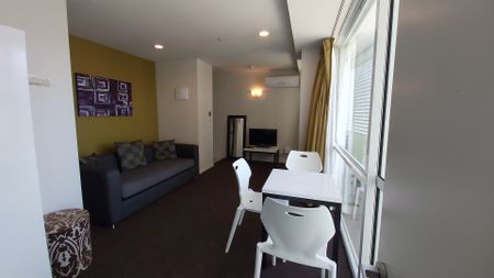 One Bedroom Apartment Close To Everywhere - Photo 2