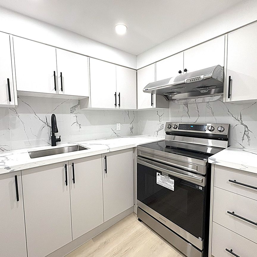 For Lease - 9 Truro Crescent, Toronto, Ontario - Photo 1