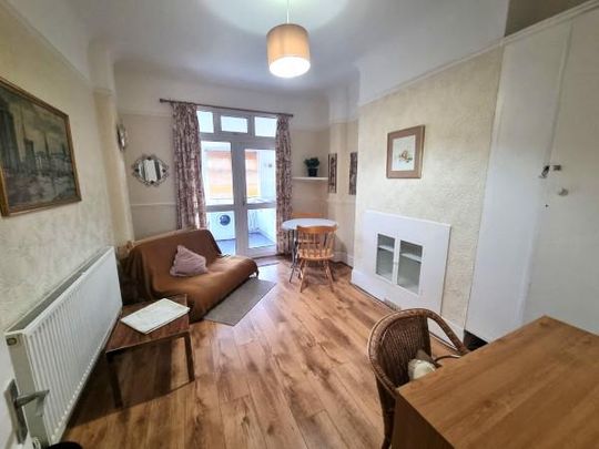 1 bedroom in a house share to rent - Photo 1