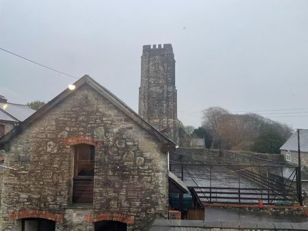 2 bedroom semi-detached house to rent - Photo 2