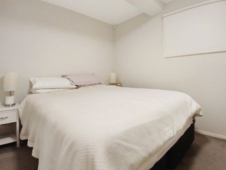 Reduced - Modern two bedroom unit! - Photo 3