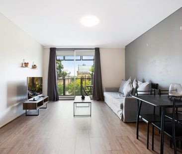 FULLY FURNISHED - GREAT LOCATION - Photo 3