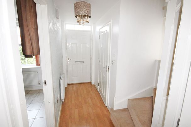 Pasadena Avenue, Warrington - Photo 1