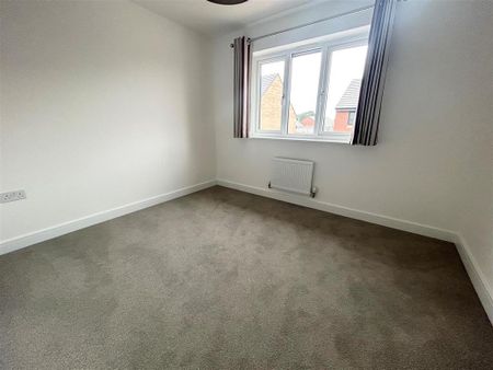 4 bedroom detached house to rent - Photo 3