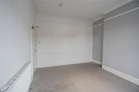 3 bedroom apartment to rent - Photo 4