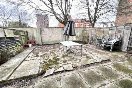 3 bedroom terraced house to rent - Photo 5