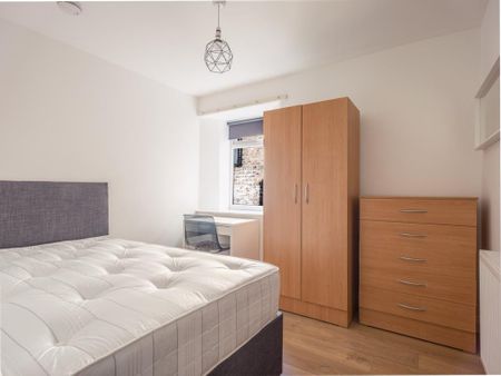 5 bedroom flat to rent - Photo 4