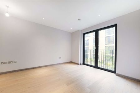 A fantastic studio apartment in the highly sought after Ram Quarter development. - Photo 2