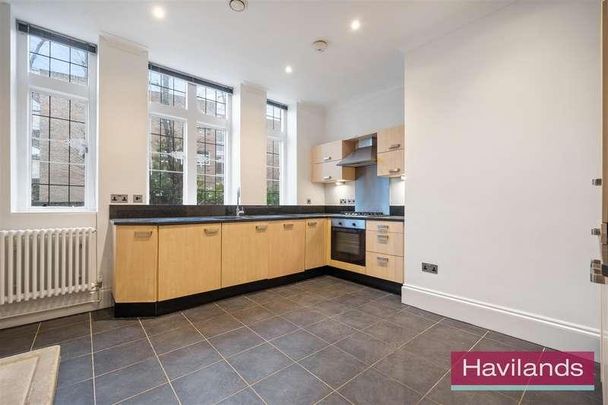 Appleby Court, Aldermans Hill, London, N13 - Photo 1