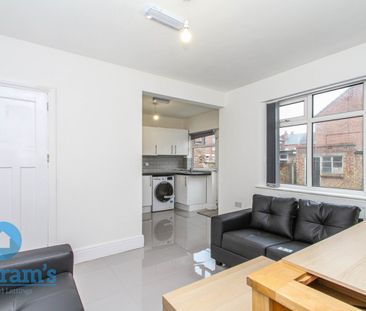 1 bed Shared House for Rent - Photo 3