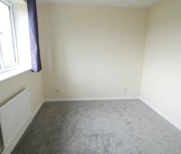 3 bedroom detached house to rent - Photo 2