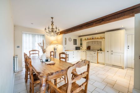 To Let 3 Bedroom Cottage - Photo 2