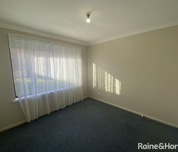 1 Wade Place, Orange, NSW 2800 - Photo 2