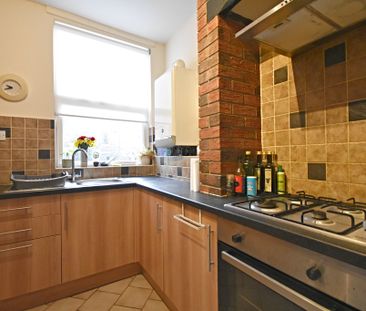 2 Bedroom End Terraced House - Photo 1