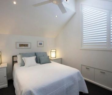 Superbly renovated FULLY FURNISHED - Photo 2