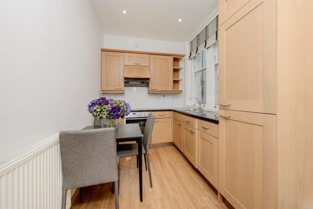 St Martin's Lane, WC2H - Photo 3