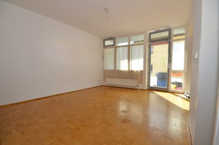 Charmante 1,5-Zimmer-Wohnung mit Einbauküche, Balkon und Stellplatz - Photo 2