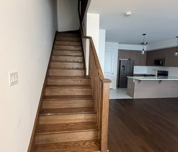 For Lease - 5128 VETERE Street, Mississauga, Ontario - Photo 2